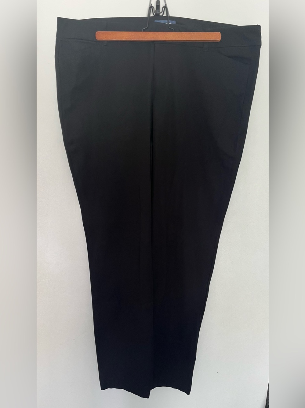 2 pairs Old Navy Pixie mid rise pant
